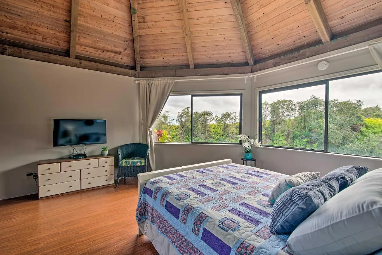 Apartment Hilo Couples Retreat About 6 Miles To Honolii Beach!
