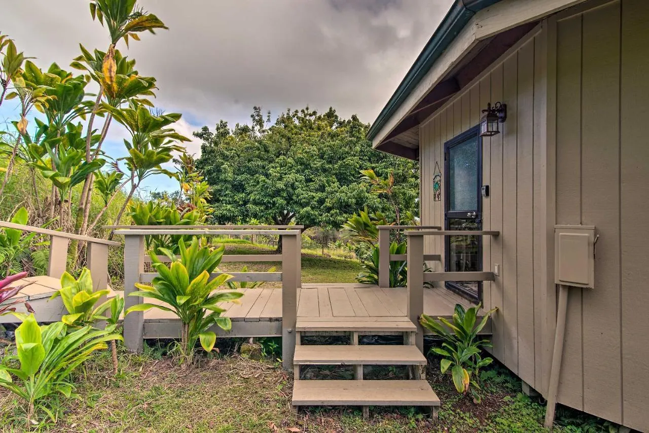Apartment Hilo Couples Retreat About 6 Miles To Honolii Beach!